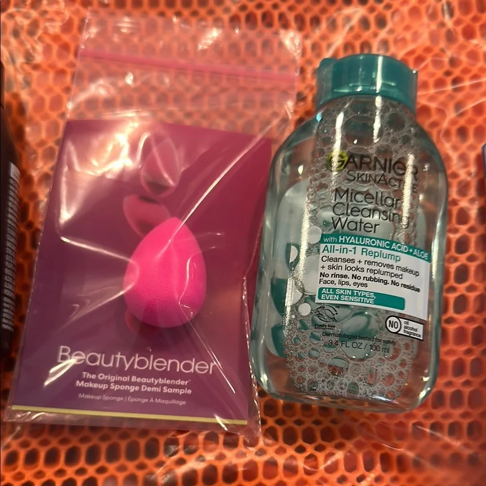 Ulta Mesh Beach Bag in Orange with Samples